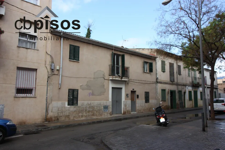 ¡¡¡ESPECIAL PROMOTORES Y CONSTRUCTORES!! SOLAR URBANO CON CASA PARA DERRUIR EN ZONA CAN CAPES, PALMA
