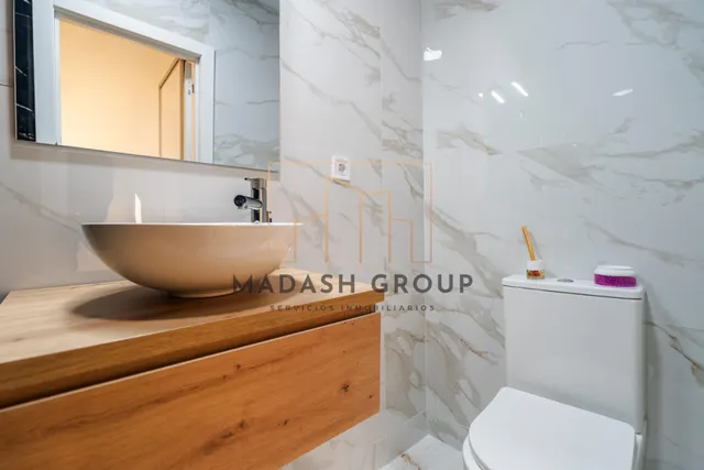 Exclusiva vivienda de 4 dormitorios, totalmente reformada, a 550m del puerto y la playa de Cambrils. — 26