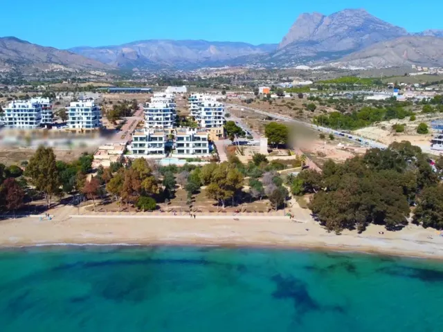 Espectacular Ático Dúplex de obra nueva en 1 Linea de playa  - foto 5
