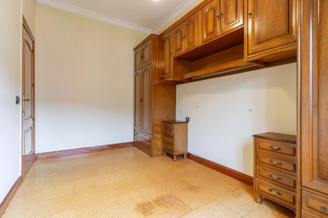 Piso de 4 dormitorios sin ascensor ( 2º) en el barrio de Santa Marina. Mieres — 21