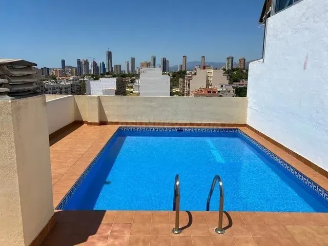 Piso en venta en Benidorm zona Colonia Madrid, 3 dormitorios
