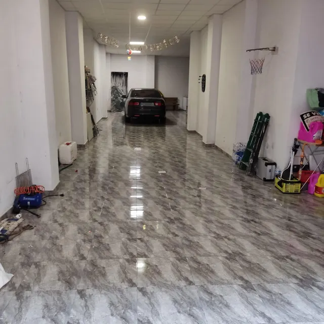 Local comercial en Guardamar en perfecto estado. — 2