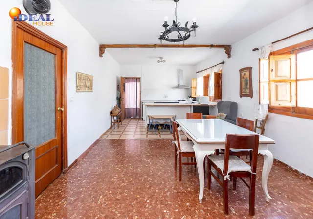 Chalet en zona residencial de Deifontes — 13