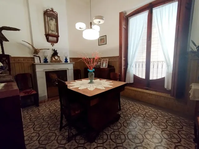 SE VENDE CASA INDEPENDIENTE EN NOVELDA — 28