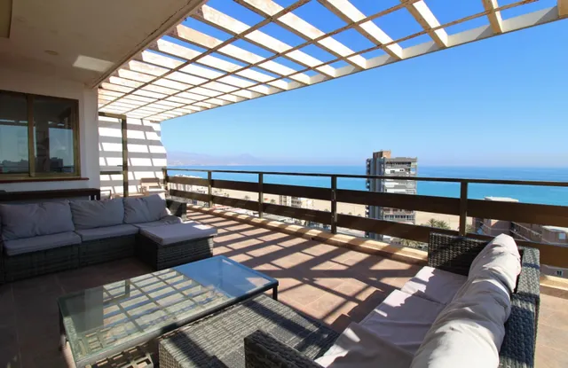 Exclusivo ático en Playa de San Juan – Lujo, amplitud y vistas espectaculares 🏡✨ — 2