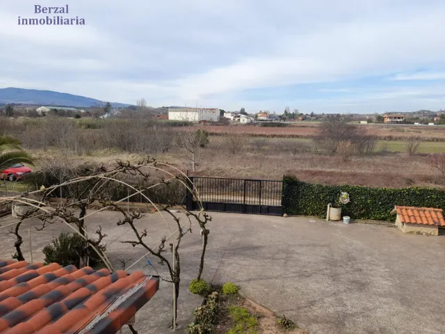 Magnifica casa, con más de dos mil metros de terreno. — 41