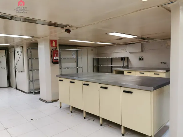 ESCORXADOR. LOCAL COMERCIAL IDEAL CAFETERIA — 13