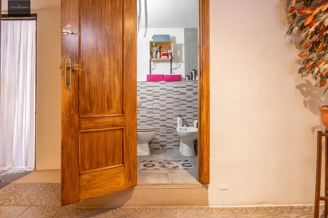 EXCLUSIVA VIVIENDA CON PISCINA PRIVADA EN URBANIZACIÓN "EL TORREÓN" EN ALBOLOTE. — 34