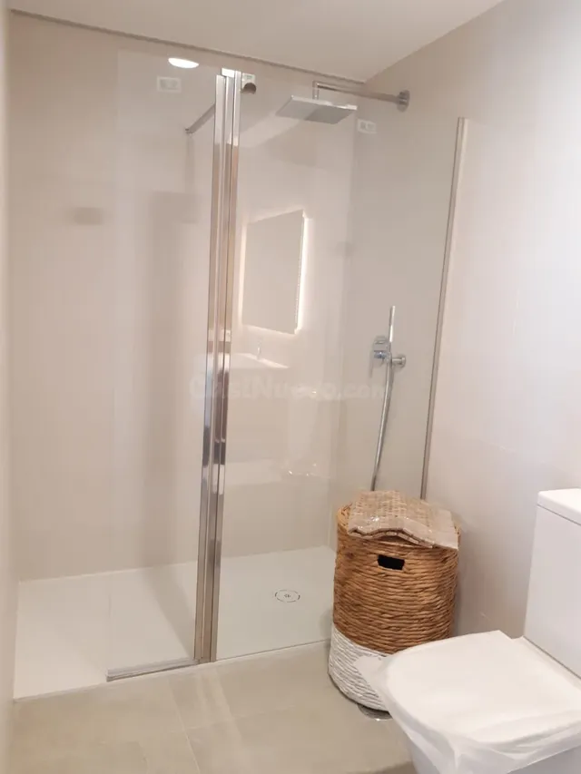 Vivienda AMUEBLADA ,,con gran terraza de 40 metros — 32