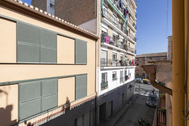 Piso para reformar junto a Avenida Dílar — 13