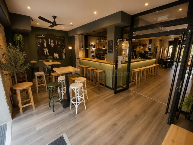 Bar-Cafetería en traspaso en Benimaclet. Licencia definitiva