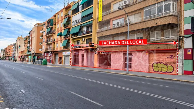 Local en venta de 990m2 en plena Avenida de Novelda, Altozan