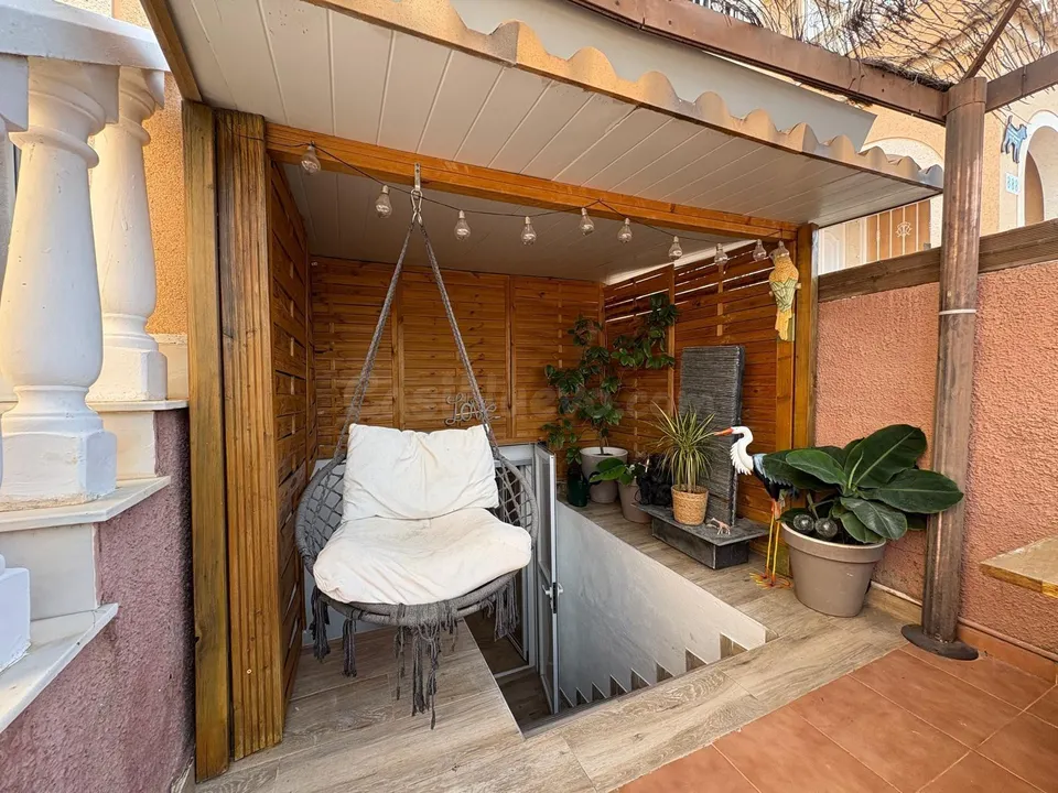 Bungalow de 3 dormitorios y 2 Baños con 2 Terrazas y Piscina en Gran Alacant.
