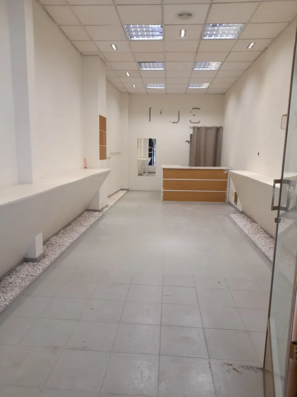 Venta o  alquiler de local comercial en Antequera