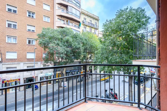 PISO PARA ENTRAR A VIVIR CON EXCELENTE UBICACIÓN EN SAGRADA FAMILIA — 6
