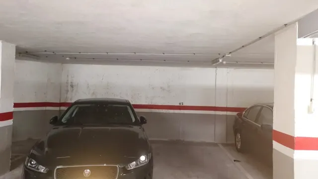 SE ALQUILA GARAJE EN MUY BUENA ZONA — 3