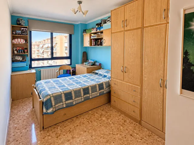 Ref- 08701 Salico presenta - AMPLIA VIVIENDA DE 4 habitaciones, 2 GARAJES Y TRASTERO EN ZONA SENSAL — 30