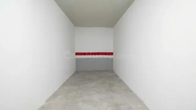 ¡Trastero / almacén de más de 12 m2 con acceso directo para furgoneta hasta la puerta! — 3