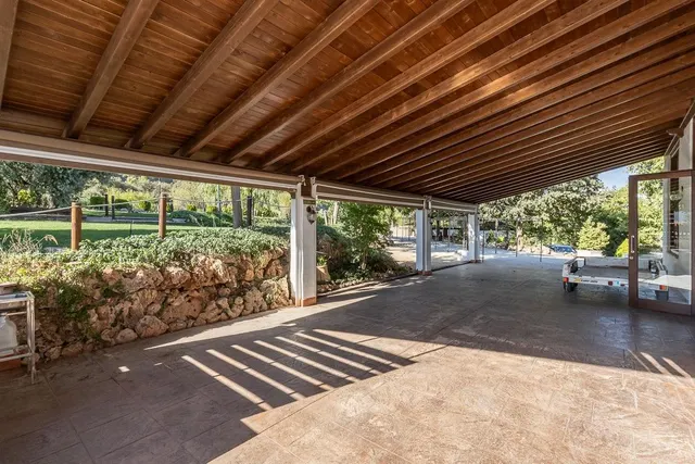 **NEGOCIO CONSOLIDADO DE EVENTOS Y ALOJAMIENTO TURÍSTICO EN UNA ESPECTACULAR FINCA ANDALUZA CERCA DE GRANADA** — 29