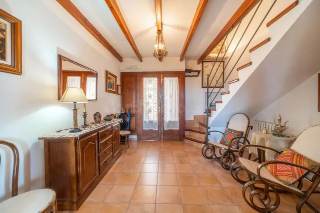 PRECIOSO CHALET DE ESTILO MEDITERRANEO EN EL PUEBLO DE SELVA - foto 3