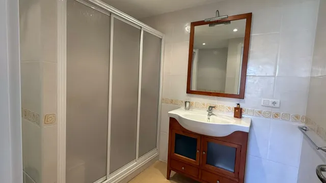Amplio Apartamento en Alquiler en Benidorm, Zona Hotel Bali - €1450 — 10