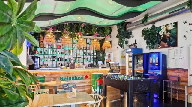 Venta de bar cafetería en Sevilla Este - negocio listo para  - foto 5