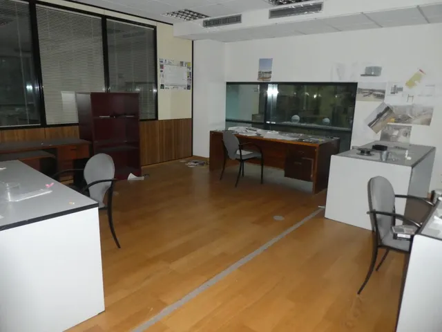 LOCAL COMERCIAL EN ALQUILER. PRECIO NEGOCIABLE! — 16