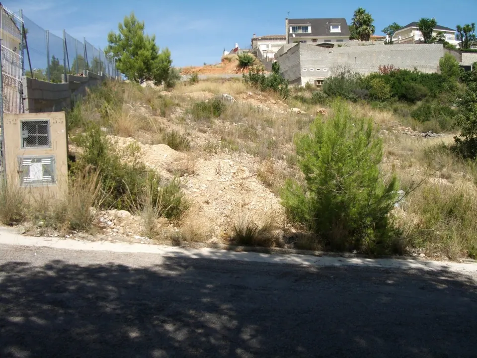 PARCELA CON MAGNÍFICAS VISTAS EN URB ALTURY DE TURIS