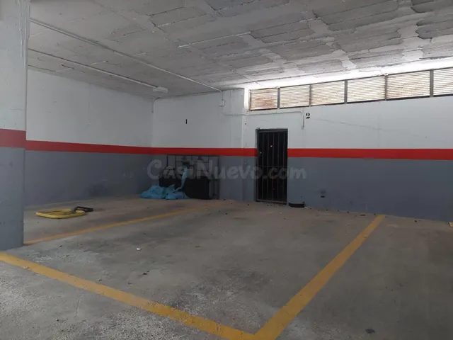 CALONGE: Se alquila plaza de parking para coche grande, en e