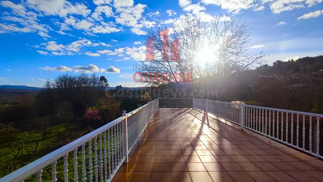 OPORTUNIDAD!!!: CHALET CON PARCELA Y AMPLIA TERRAZA SOLEADA  - foto 4