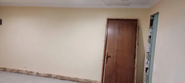 Edificio con piscina — 34