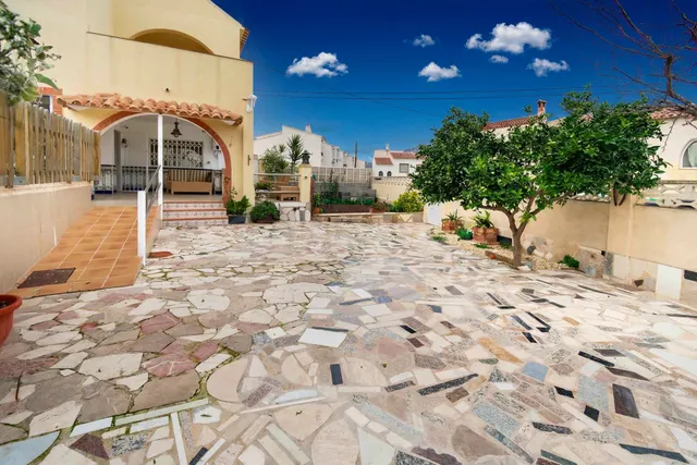 Planta baja de céntrico chalet en el Albir, con cuatro dormi - foto 4
