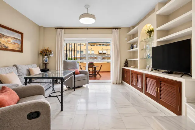 Casa adosada en venta en los bermejales — 13