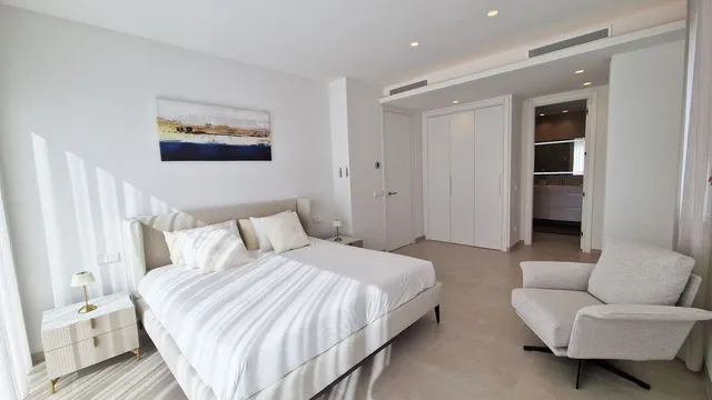 Chalet 4 habitaciones 516m² en venta - Riviera del sol — 28