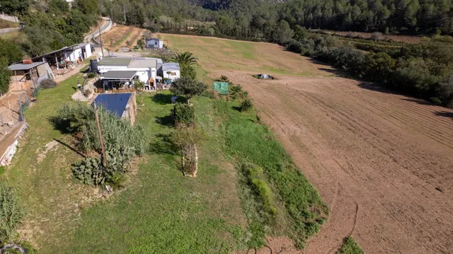 Finca Rústica de 20.000m2 con vivienda en venta. - foto 2