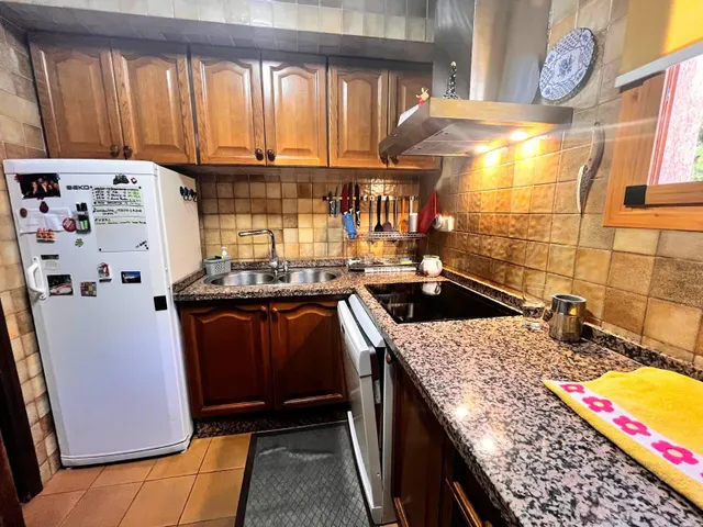 MAGNIFICO CHALET INDEPENDIENTE CON APARTAMENTO DE INVITADOS, PISCINA PRIVADA, GARAJE, BARBACOA, BUENAS VISTAS Y MUCHO MAS — 35