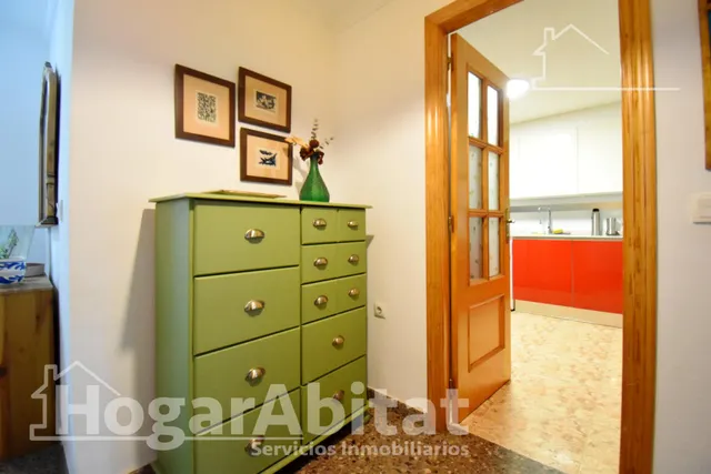 Confort y vistas al mar en este espacioso piso con balcón, gran garaje y trastero junto a la playa — 22
