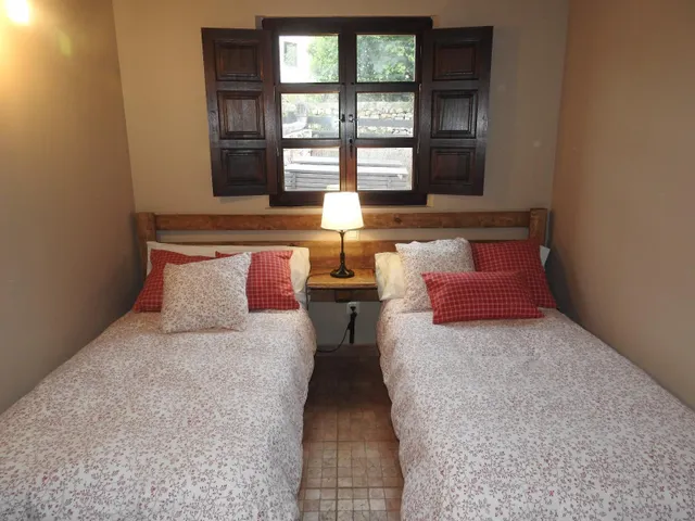 POSADA CON MUCHO ENCANTO EN CABUÉRNIGA.- — 34