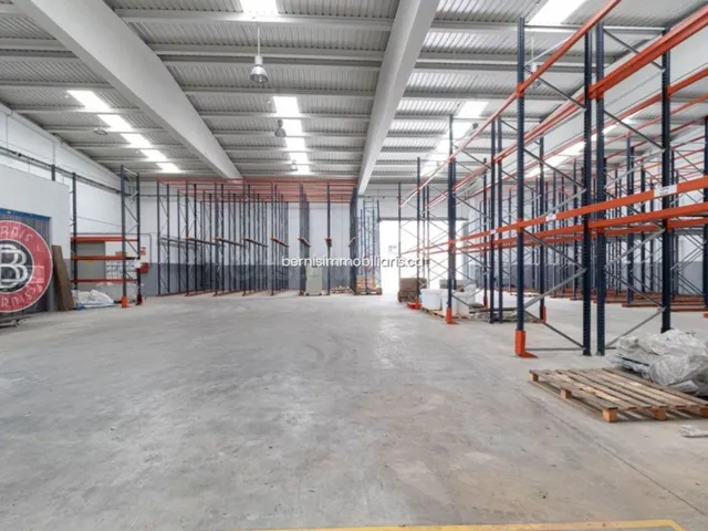 Local comercial 1932m² en venta - La plana
