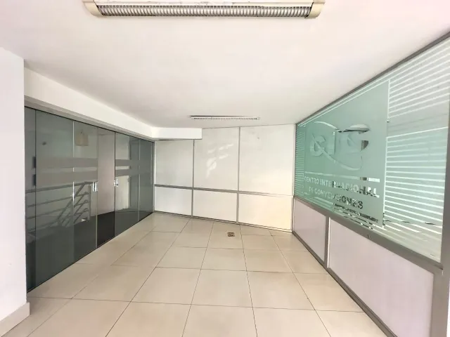 Local comercial 200m² en alquiler - Central norte — 13