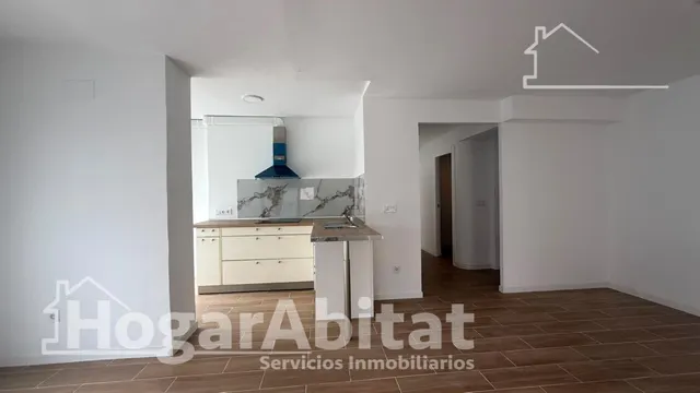 ¡OPORTUNIDAD! REFORMADO Y EXTERIOR CON ASCENSOR EN EL CENTRO — 6