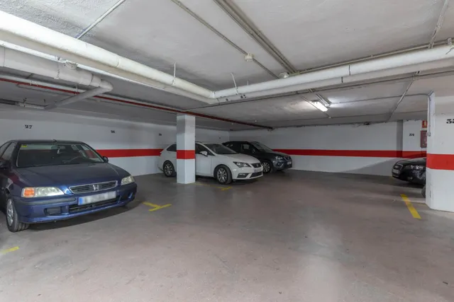 Ideal inversores!!! 35 plazas de aparcamiento y 5 trasteros, todo alquilado — 19