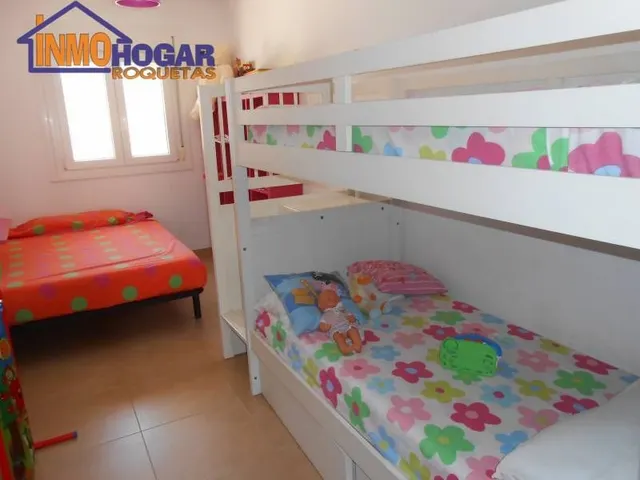 CHALET DE LUJO, 1000 m de parcela, 4 DOR,3 BAÑOS, PIS EXCELENTENTES CALIDADES A 200 m DE LA PLAYA!! — 25