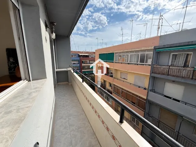 PISO EN VENTA EN ALICANTE. 66m2, 3 habitaciones, 1 BAÑO, CUARTA PLANTA SIN ASCENSOR. ZONA DE ALTOZANO — 14
