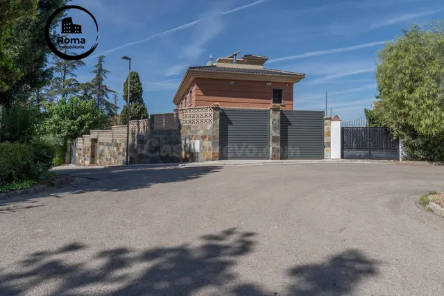 Espectacular Villa Unifamiliar Independiente con Máxima Privacidad y Autonomía en Cortijo del Aire — 3