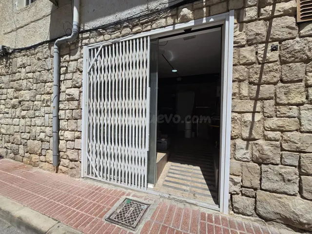 Oportunidad Única: Local Comercial de Esquina en Benidorm co