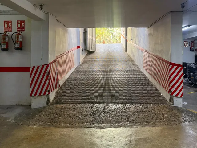 Plaza de garaje en venta en C/Juan Ramón Jiménez (Malilla) - foto 5