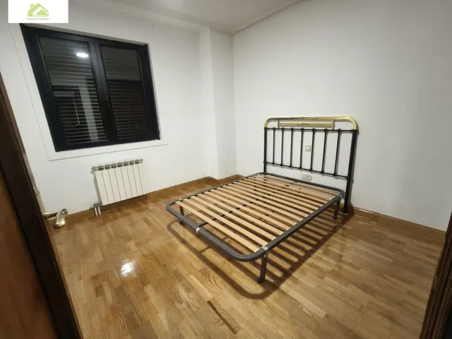 Piso en alquiler en avenida portugal de 4 dormitorios con garaje y trastero — 4