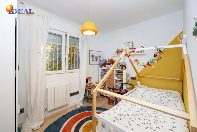 Piso 4 habitaciones 129m² en venta - El serrallo — 28