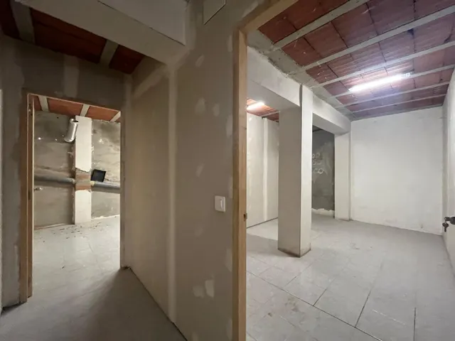 Oportunidad Local de 132m2 en Set Camins por 108.000€. — 3